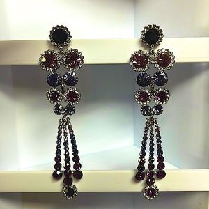 Pair of dangling earrings